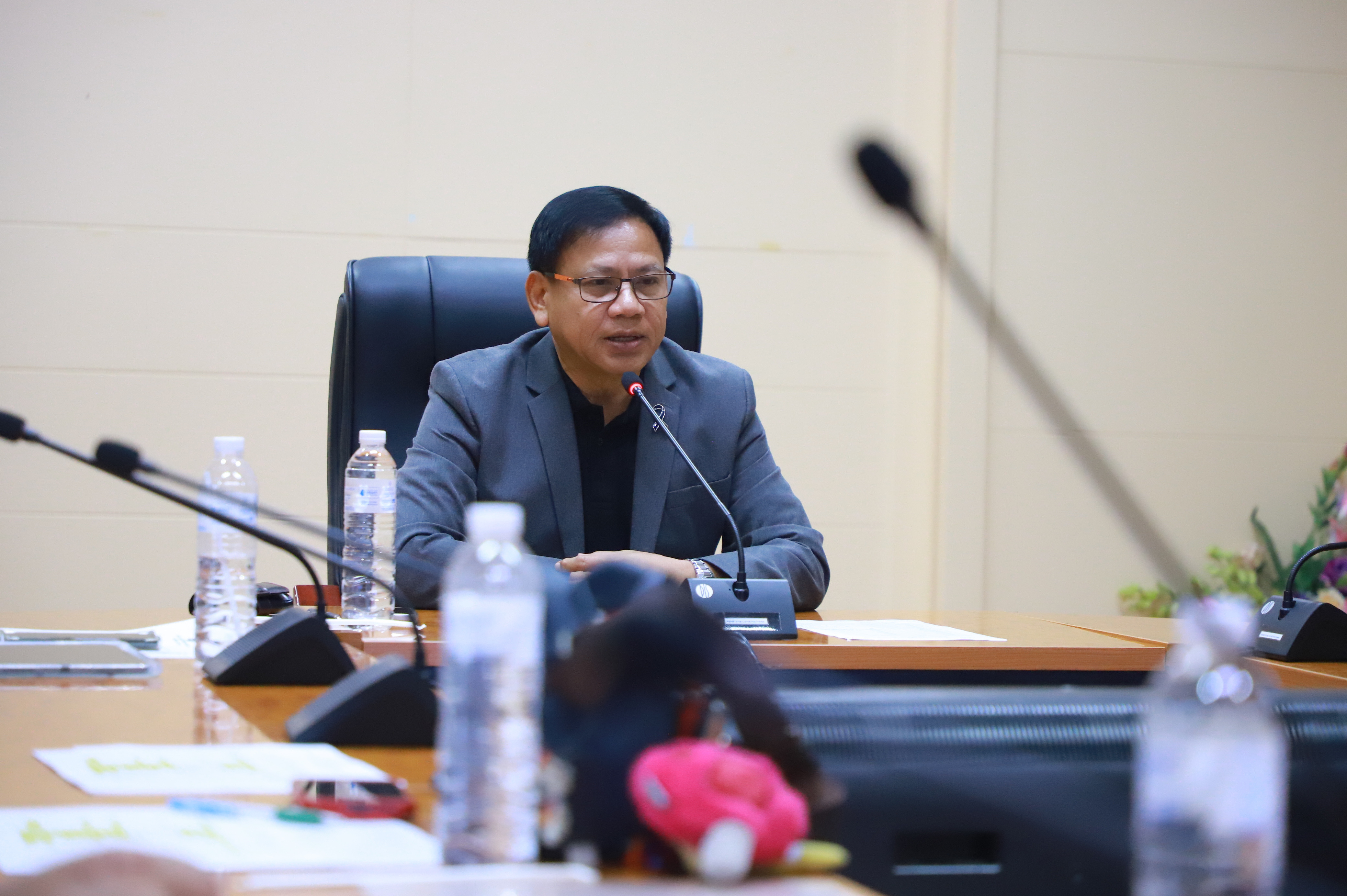 title - ส.ป.ก. เข้าร่วมการปฐมนิเทศนักศึกษาโครงการผลิตและพัฒนากำลังคุณภาพสูง เพื่อรองรับอัตรากำลังที่ขาดแคลนก่อนเข้ารับการฝึกอาชีพในส่วนราชการภายใต้ความร่วมมือและประชุมปรับแผนการฝึกอาชีพ